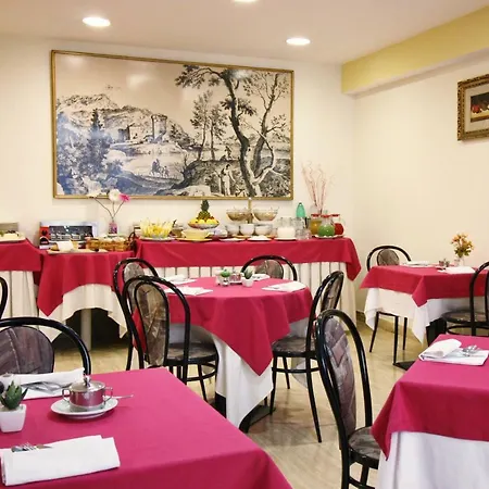 Savoia فندق 3*