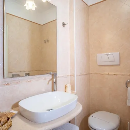Savoia מלון 3*